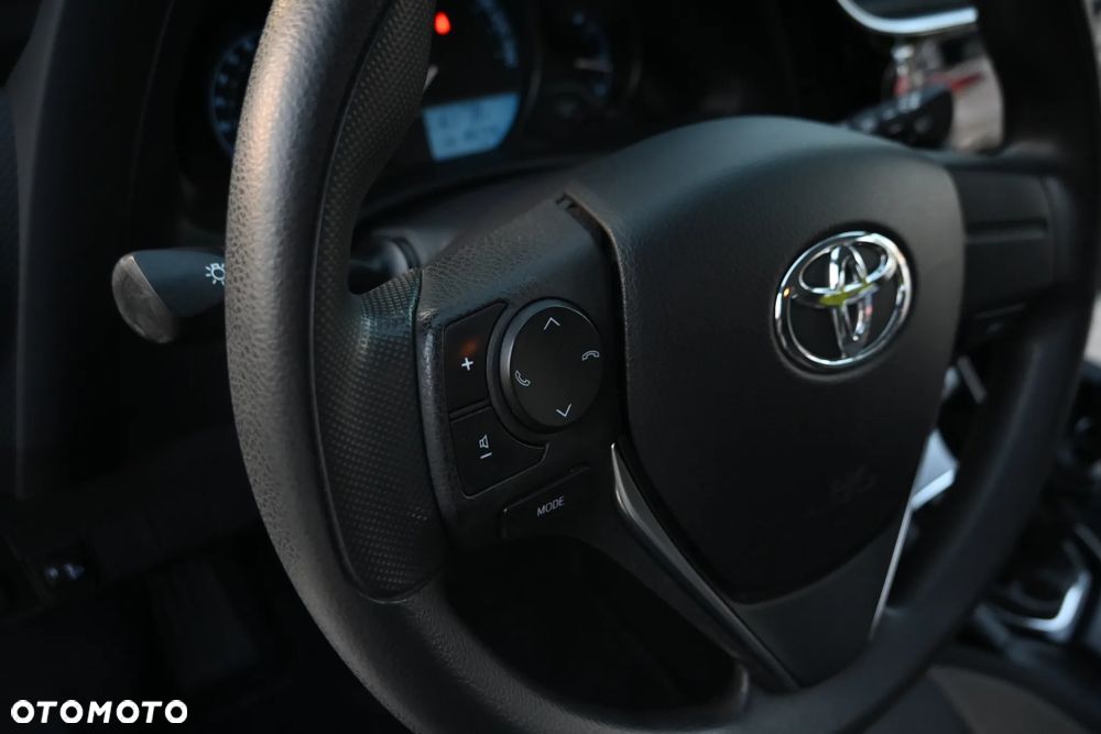 Toyota Auris 1.33 VVT-i Premium + - 29
