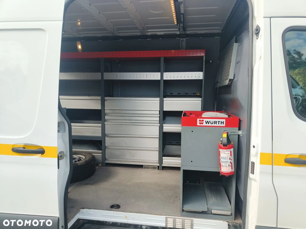 Mercedes-Benz Sprinter - 13