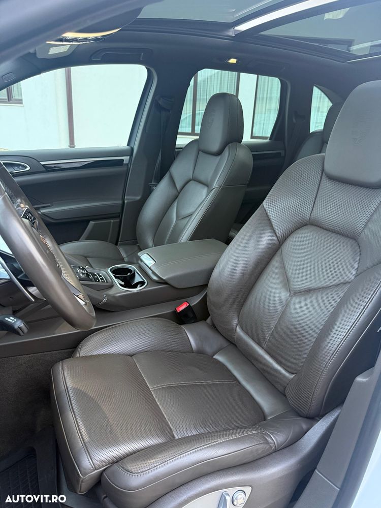 Porsche Cayenne - 10