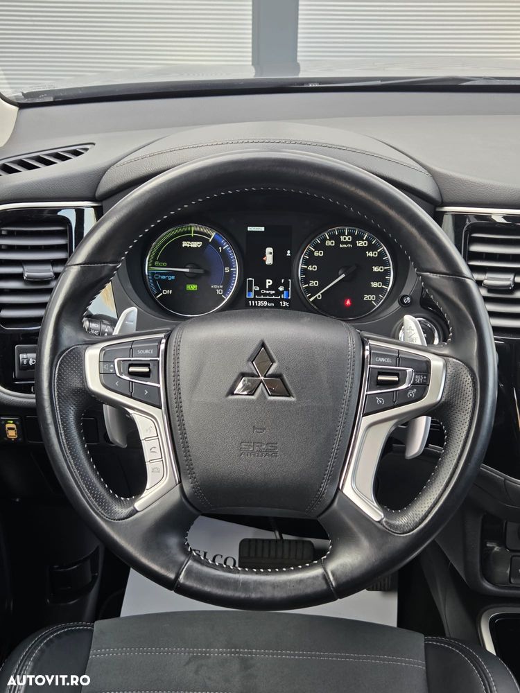 Mitsubishi Outlander - 16