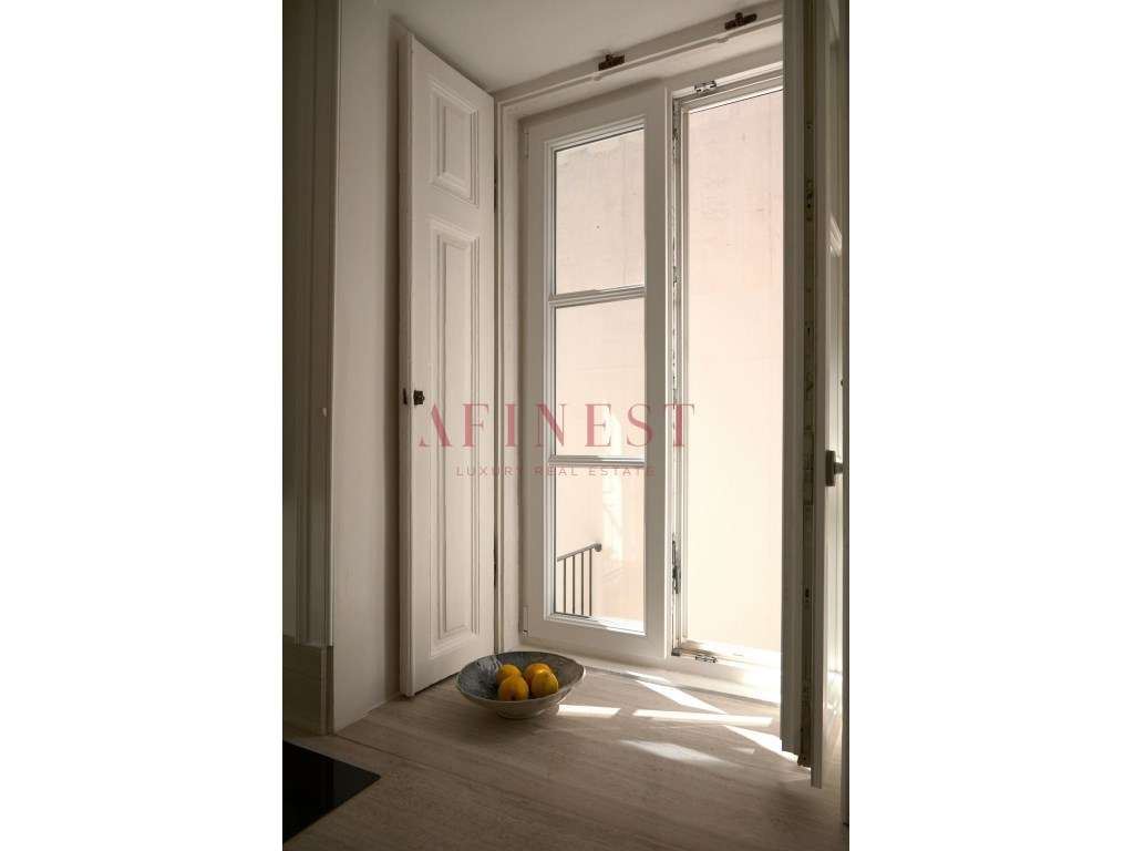 Apartamento T2 renovado em Alcântara - Grande imagem: 5/15