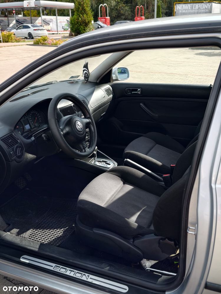 Volkswagen Golf - 8