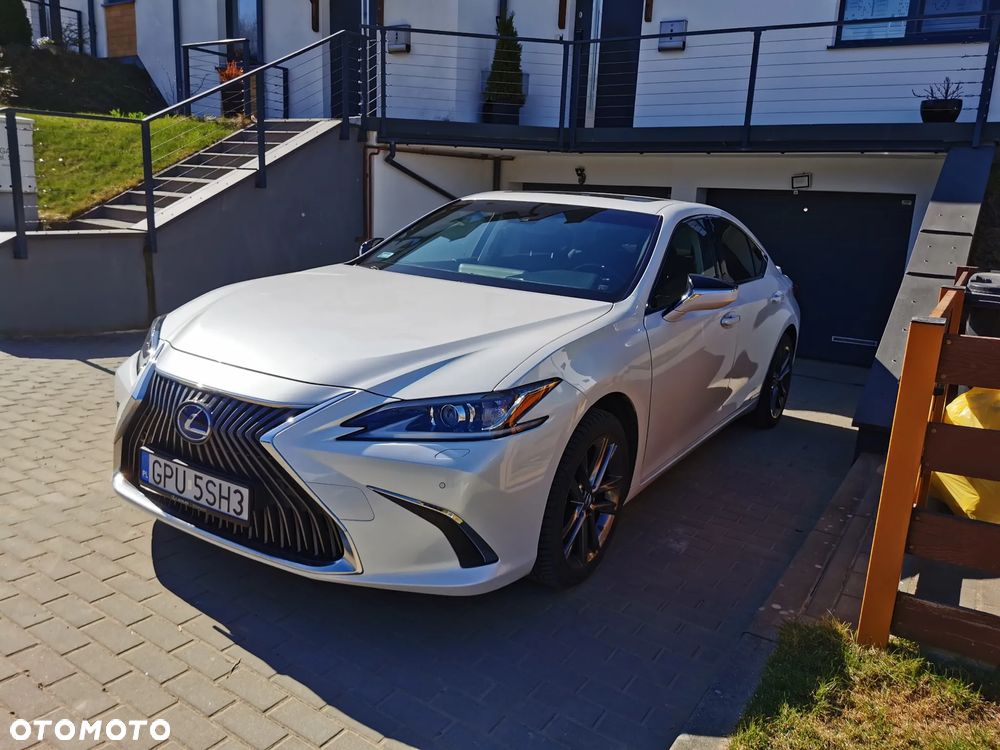 Lexus ES 300h Business Edition - 29