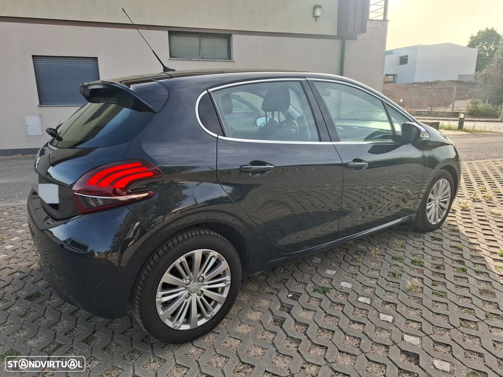 Peugeot 208 1.6 BlueHDi Style - 4