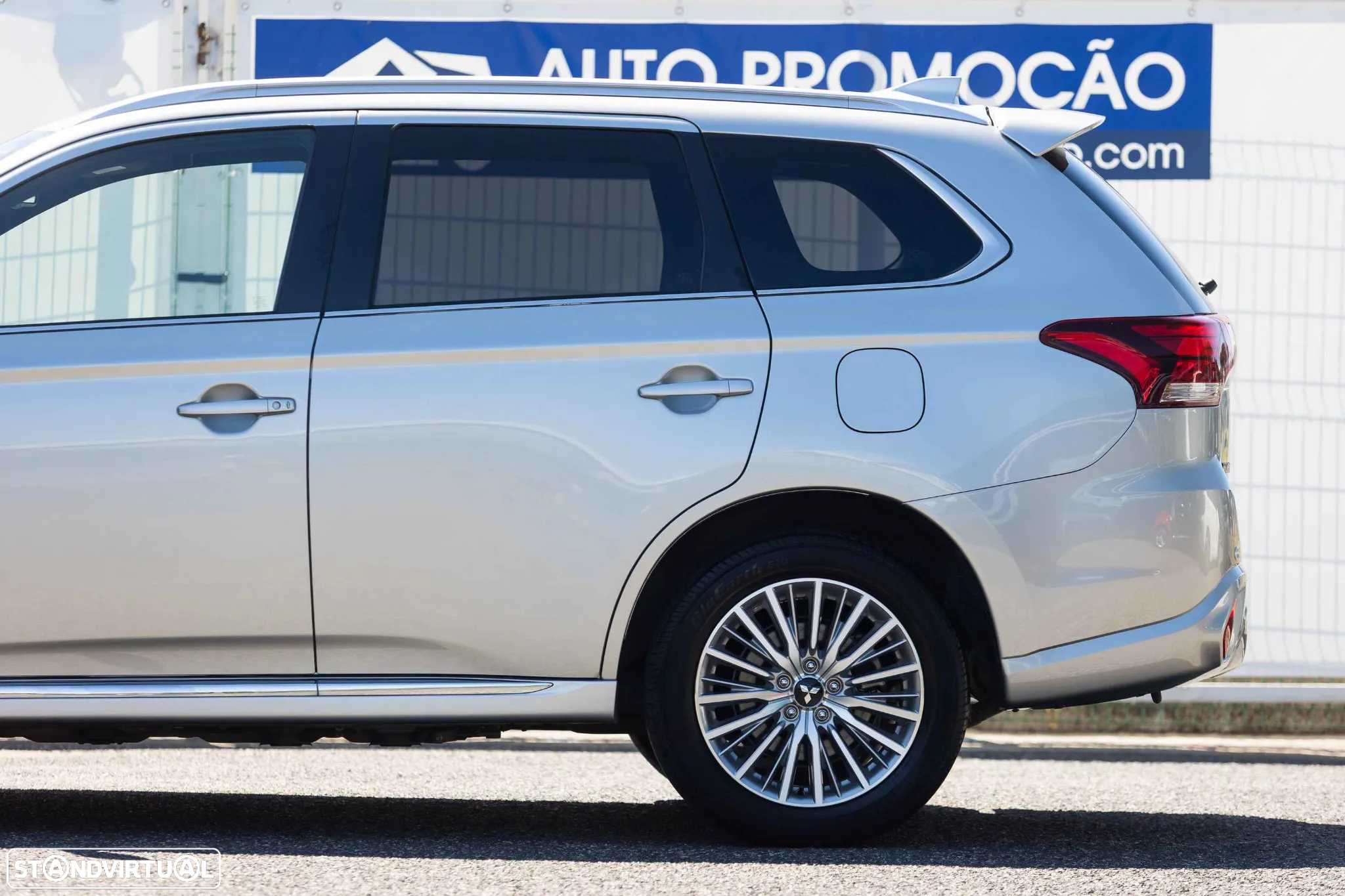 Mitsubishi Outlander 2.4 PHEV Instyle - 13
