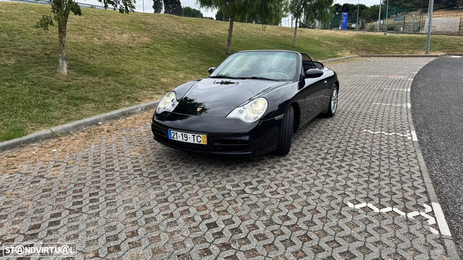 Porsche 911 (996) Carrera 4 - 44