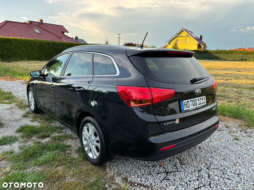 Kia Ceed 1.6 CRDi 128 ISG Dream Team Edition - 14