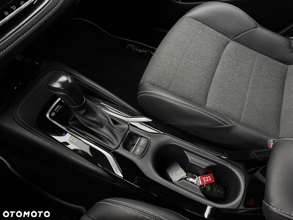 Toyota Corolla 2.0 Hybrid Style - 29