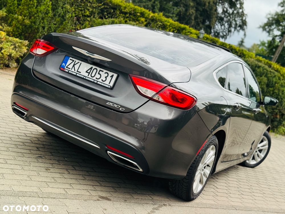 Chrysler 200 - 9
