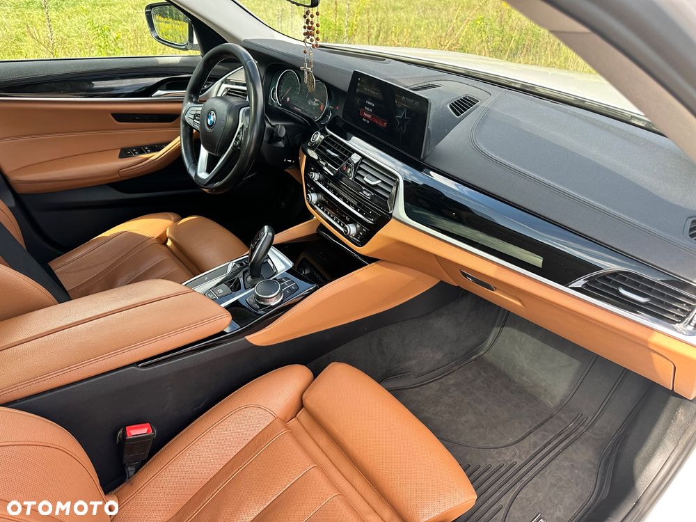 BMW Seria 5 520d Luxury Line - 8