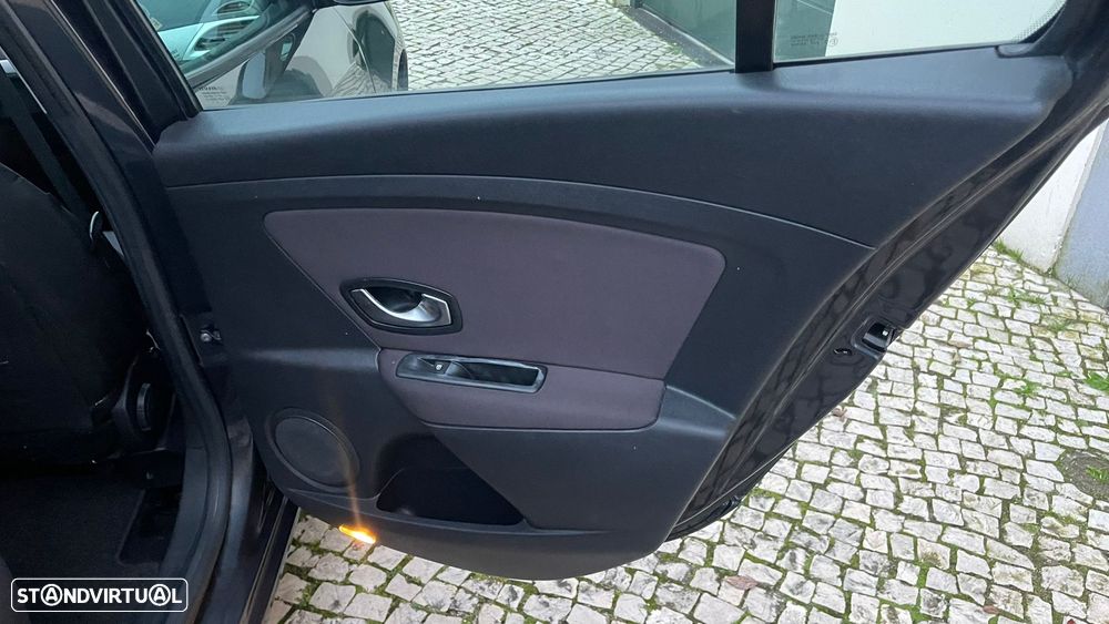 Renault Mégane Sport Tourer 1.5 dCi Dynamique - 14