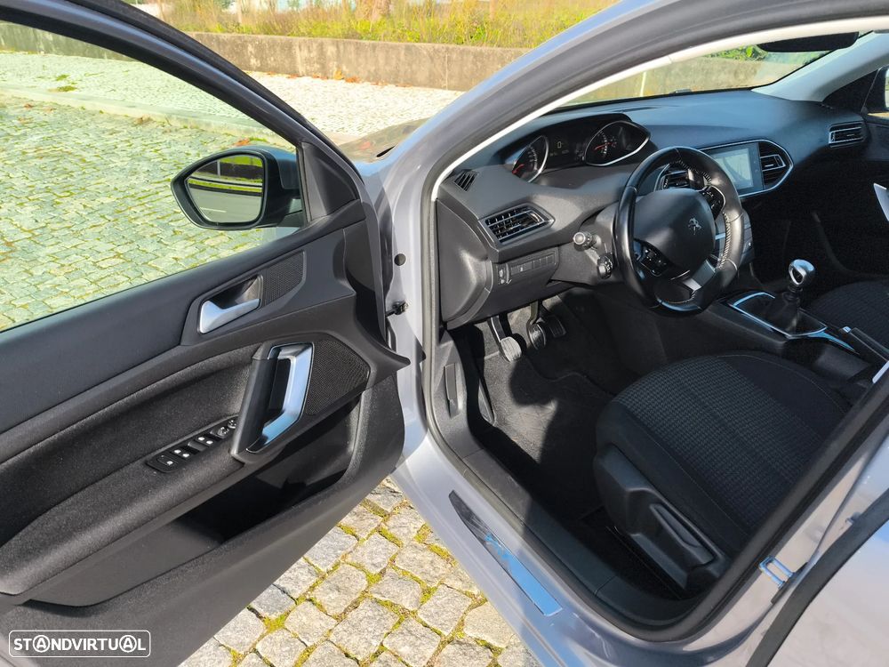 Peugeot 308 1.5 BlueHDi Active J17 - 15