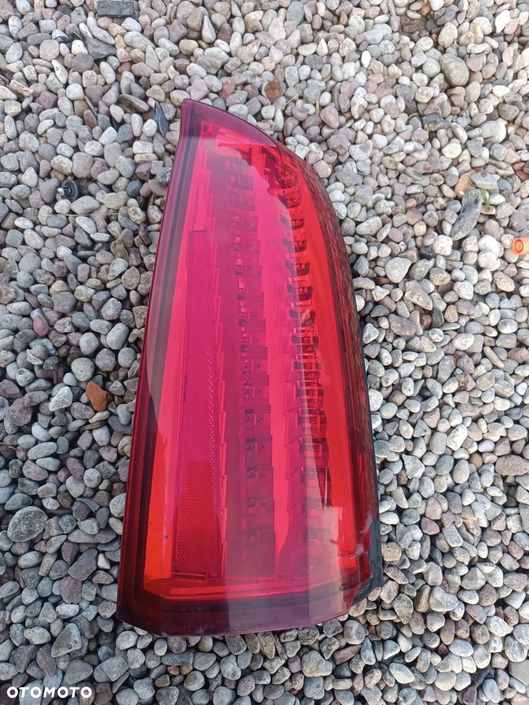 2008-2011 CADILLAC LAMPA TYŁ TYLNA PRAWA - 1