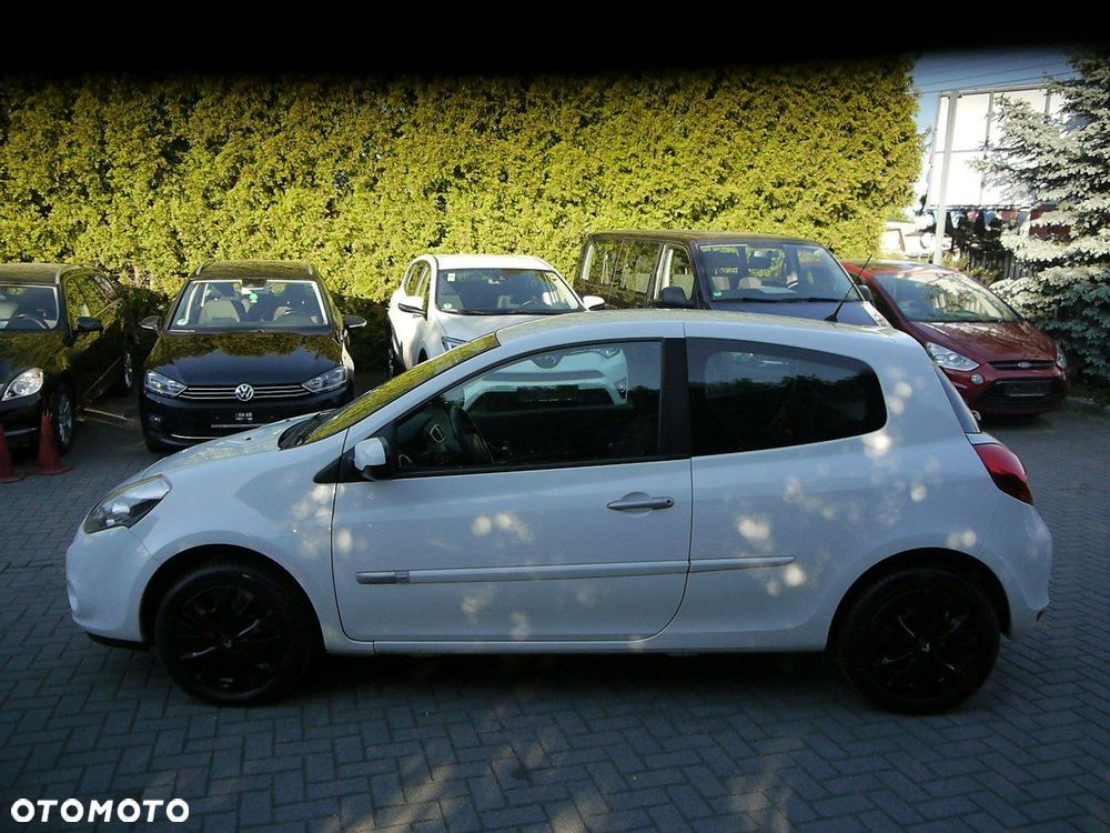 Renault Clio - 11