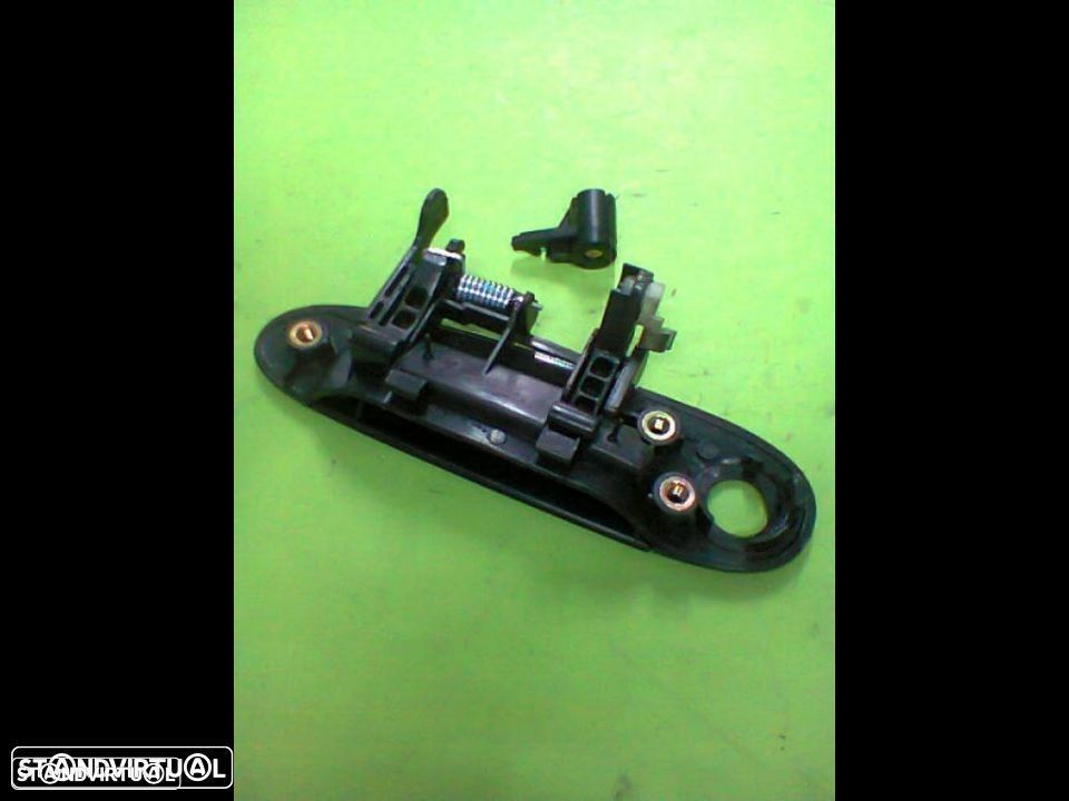 puxador porta toyota yaris 1999-2005 (novo) - 2