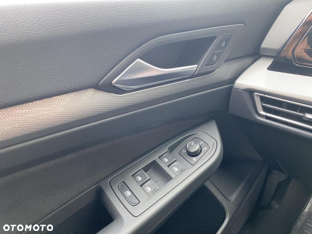 Volkswagen Golf - 33