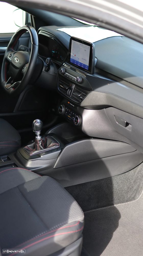 Ford Focus SW 1.5 TDCi EcoBlue ST-Line - 11
