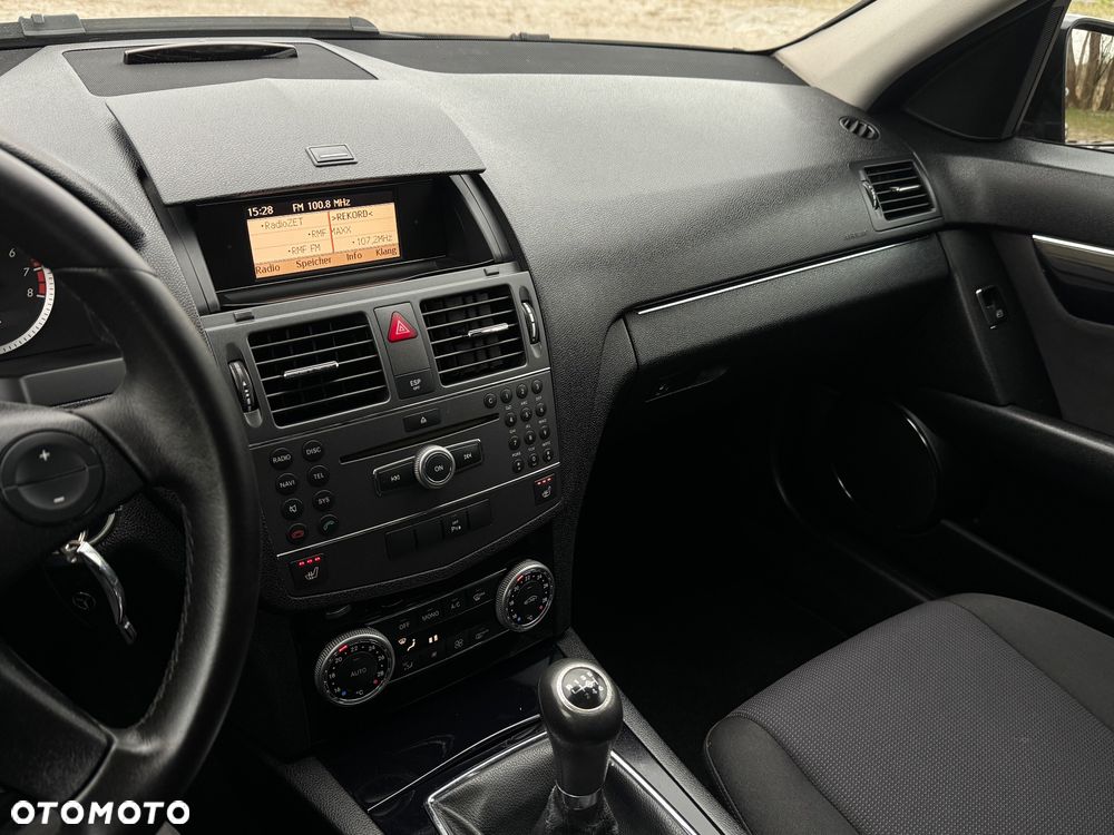 Mercedes-Benz Klasa C 200 Kompressor Avantgarde - 28