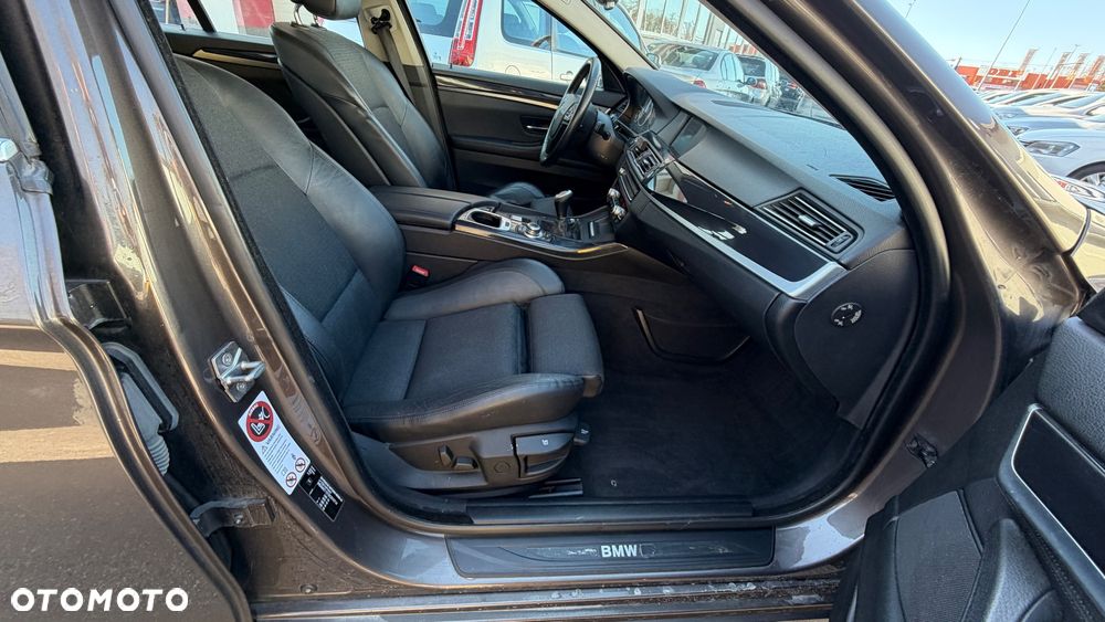 BMW Seria 5 520d Luxury Line - 27