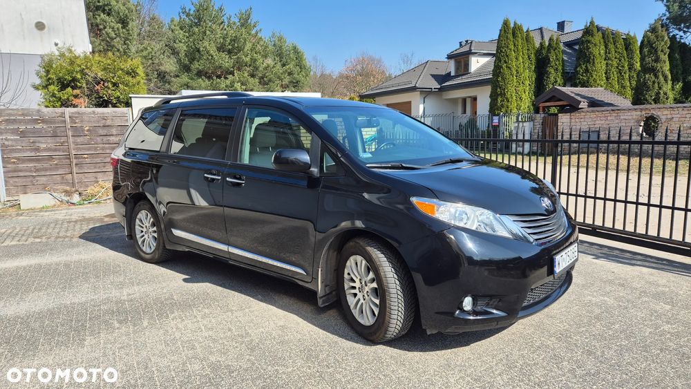 Toyota Sienna 3.5 V6 - 1