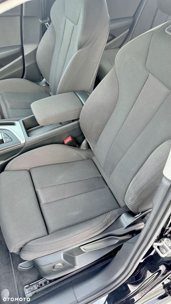 Audi A4 Avant 40 TFSI S tronic - 14