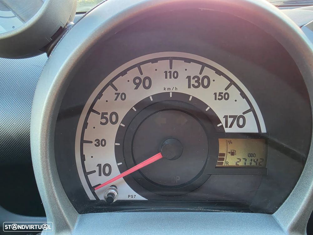 Peugeot 107 1.0 Trendy - 14