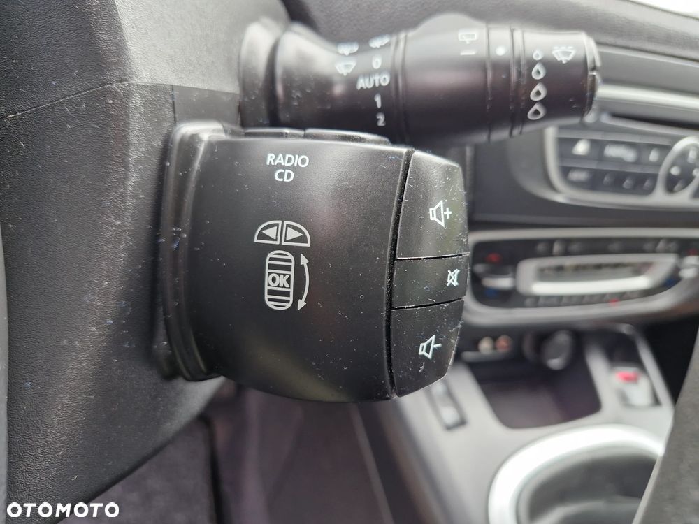 Renault Scenic 1.6 16V 110 Dynamique - 15