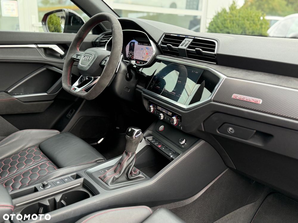 Audi RS Q3 Sportback - 16