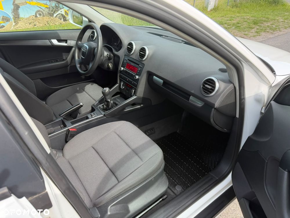 Audi A3 Sportback - 4
