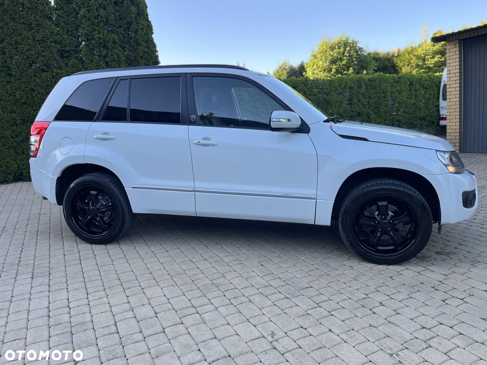 Suzuki Grand Vitara 2.4 De Luxe - 33