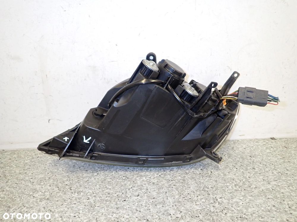 MAZDA2 MAZDA 2 05-07 LAMPA PRZEDNIA PRAWA REFLEKTOR - 9