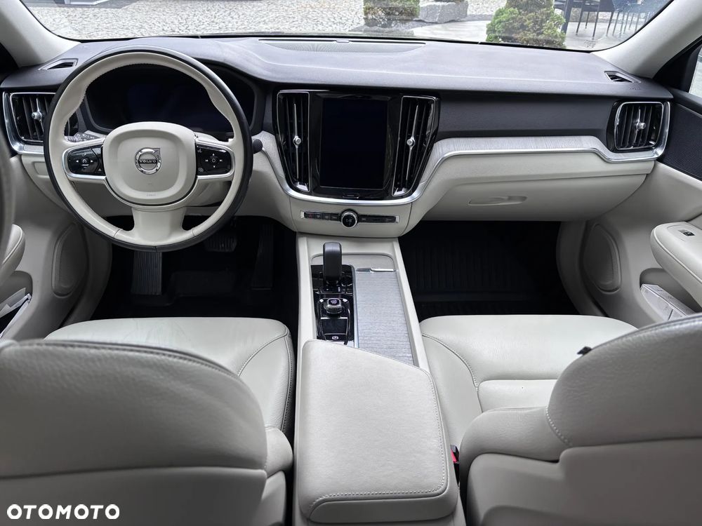 Volvo S60 B5 B AWD Ultimate Dark - 10