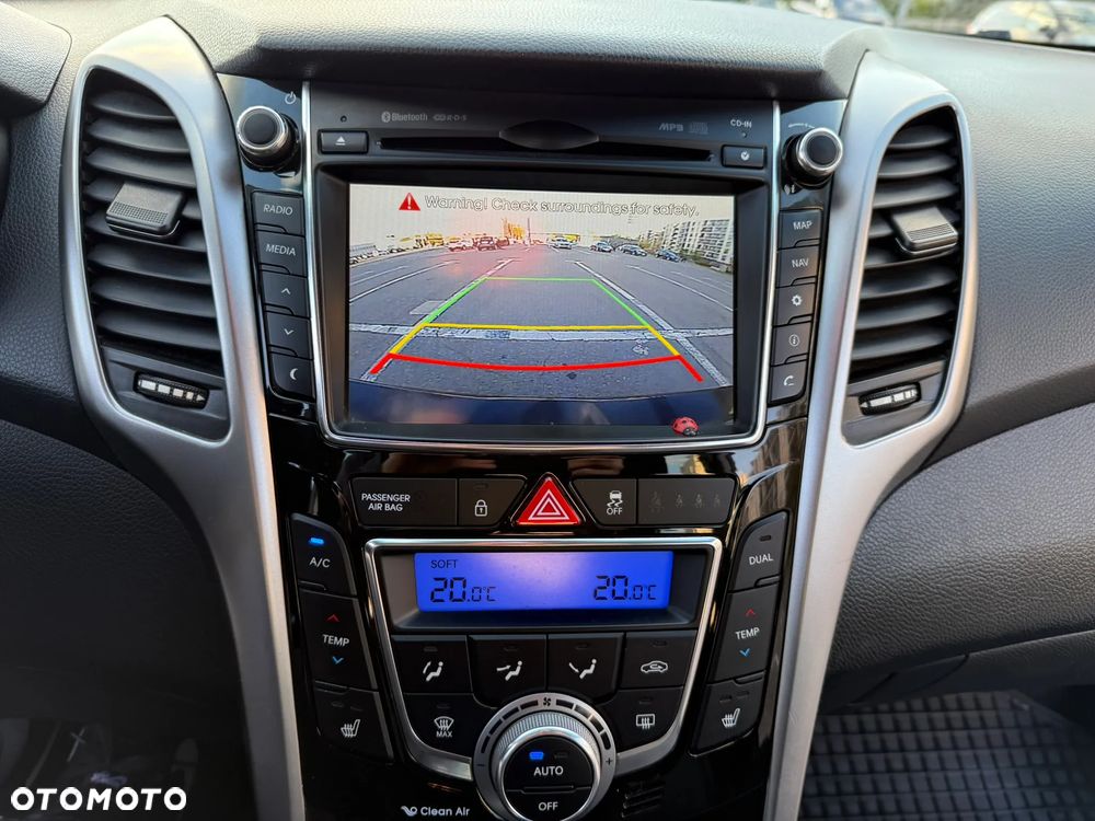 Hyundai i30 blue 1.6 CRDi Trend - 11