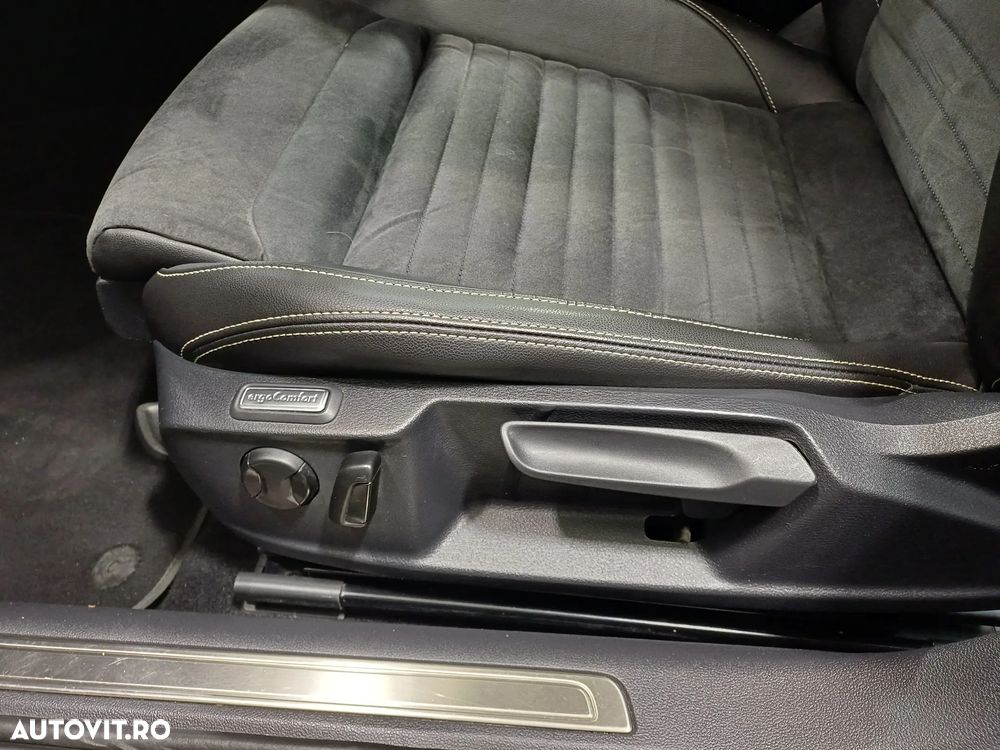 Volkswagen Passat 2.0 TDI DSG Highline - 9