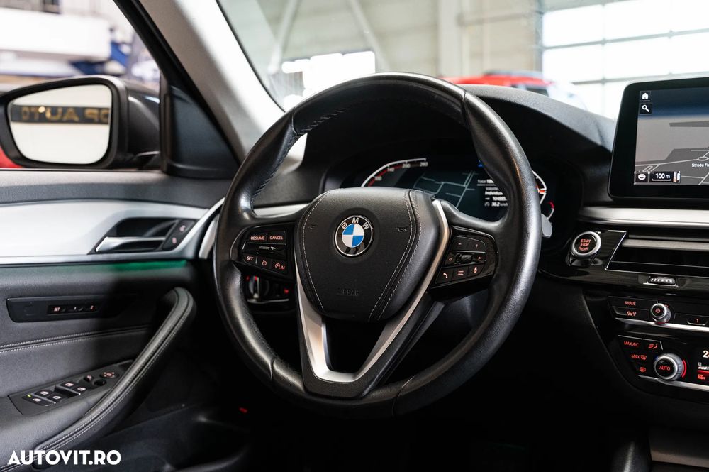 BMW Seria 5 520d Aut. Luxury Line - 13