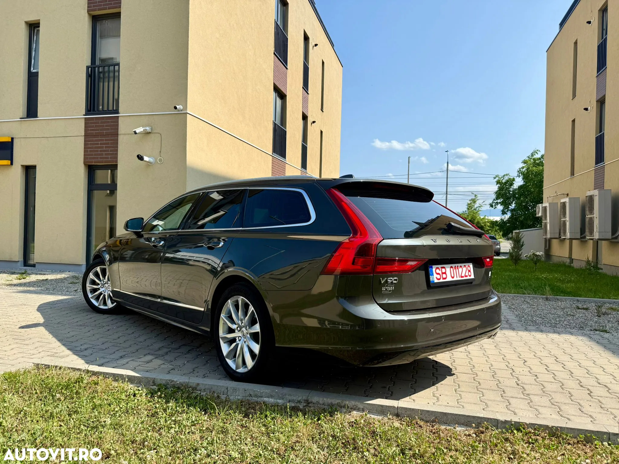 Volvo V90 D3 Geartronic Momentum Pro - 3