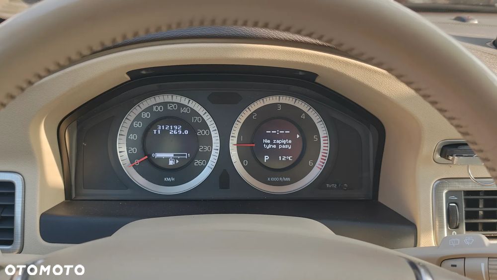 Volvo XC 70 - 13