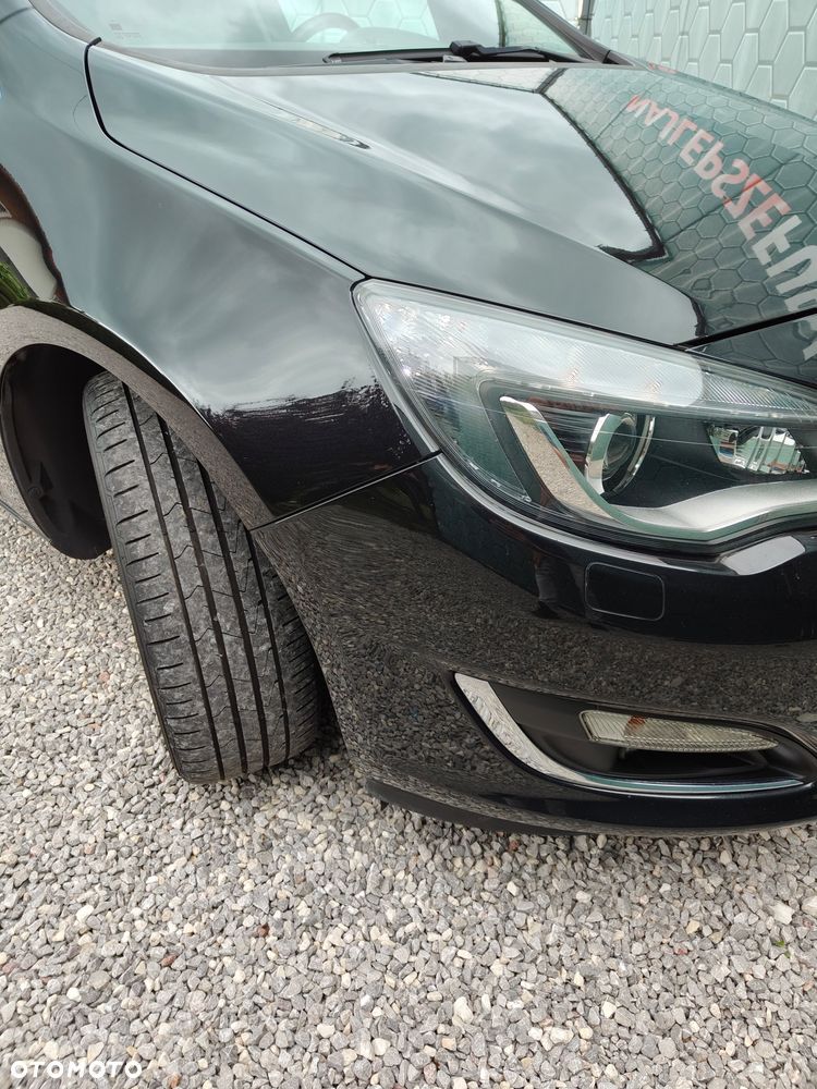 Opel Astra 1.4 Turbo Exklusiv - 11