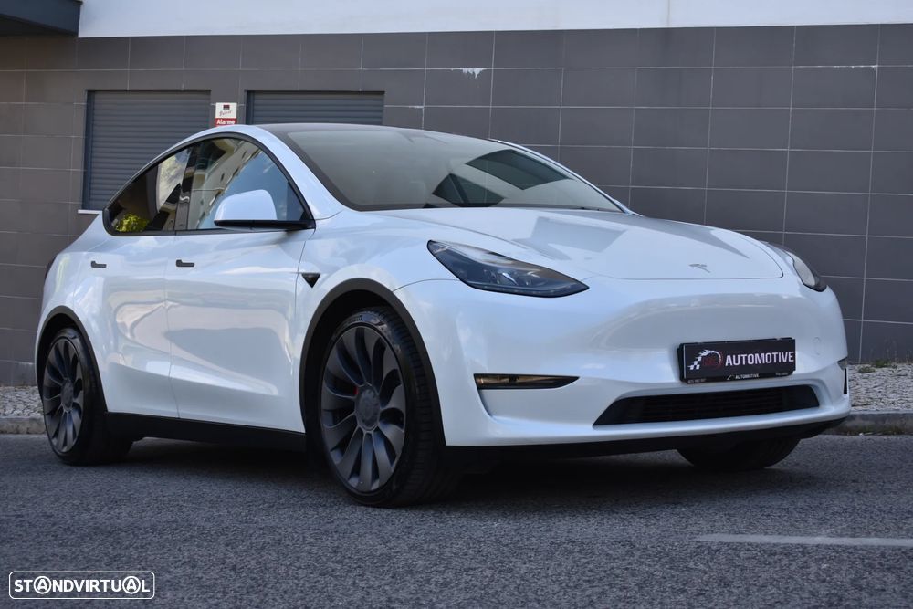 Tesla Model Y Performance Dual Motor AWD - 13