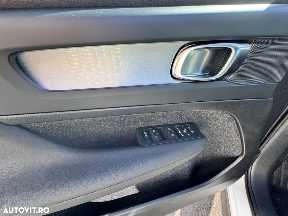 Volvo XC 40 B3 AT FWD MHEV Core - 11