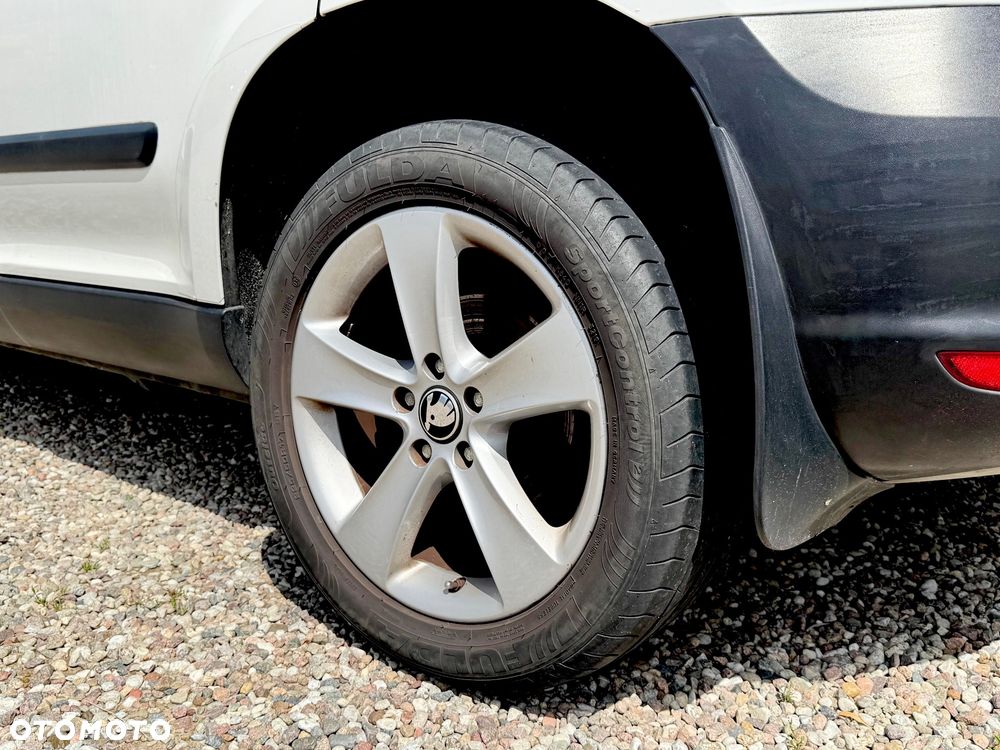 Skoda Yeti 2.0 TDI DPF Elegance Green tec - 16