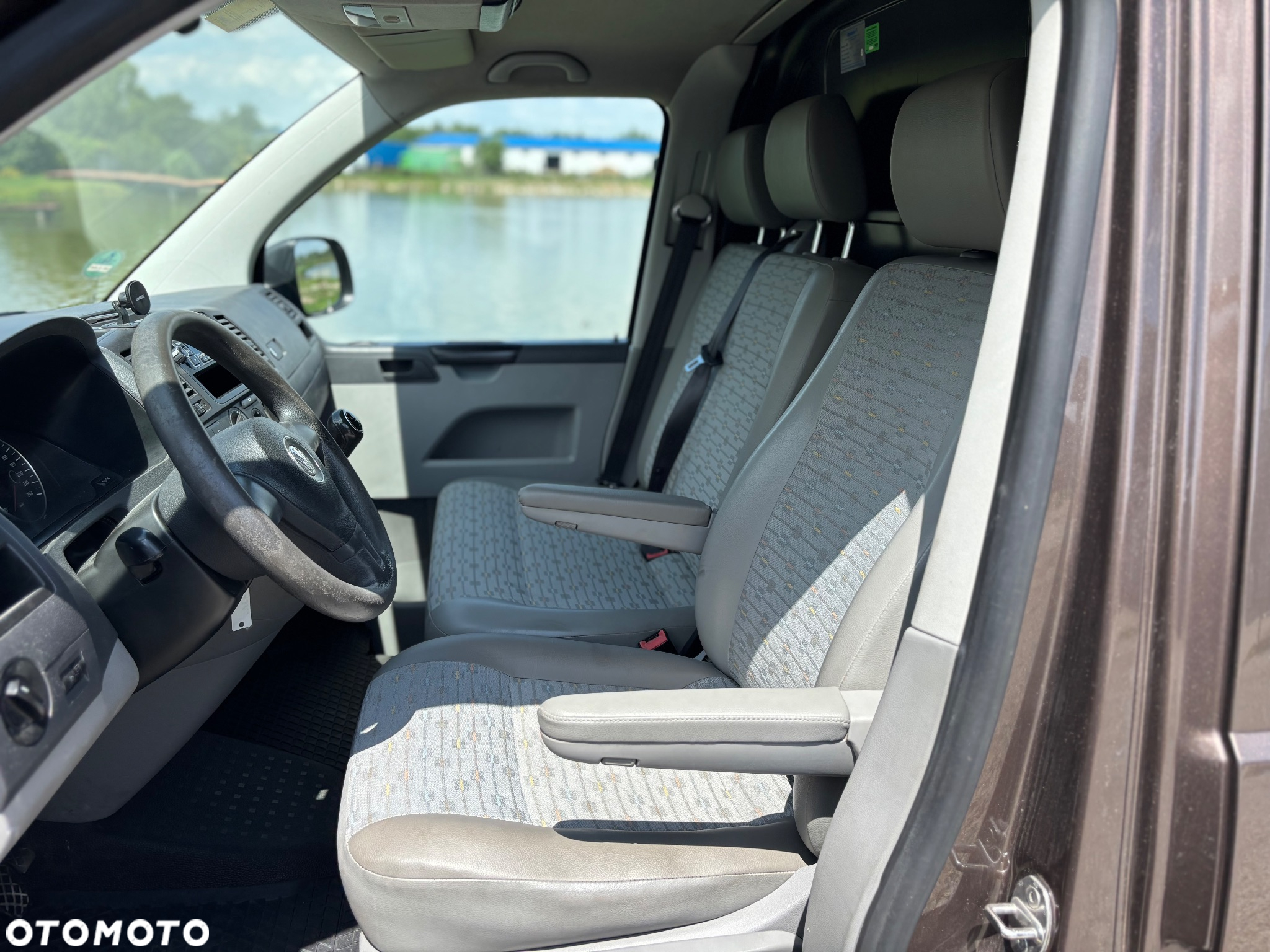 Volkswagen T5 - 11