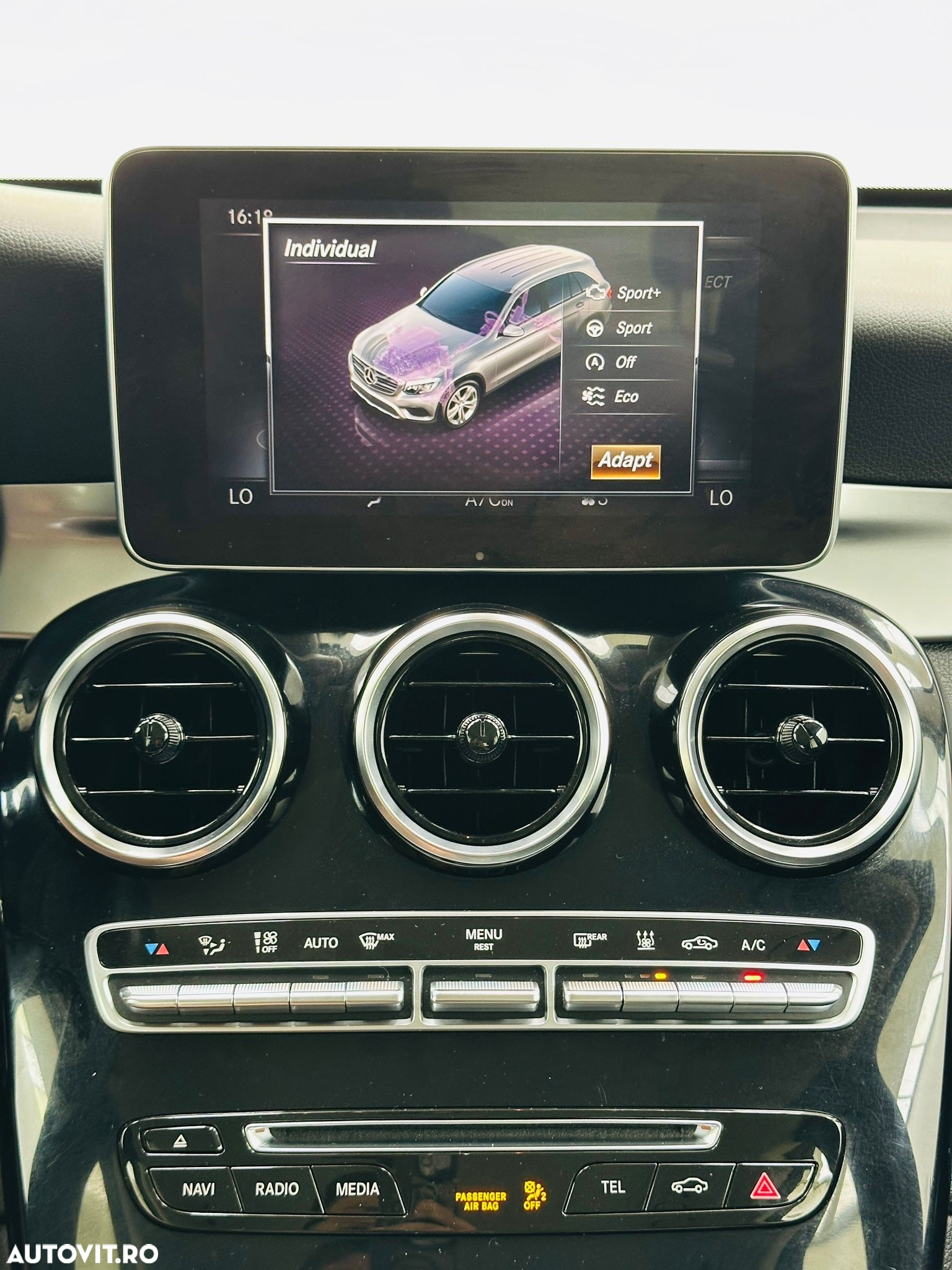 Mercedes-Benz GLC - 36