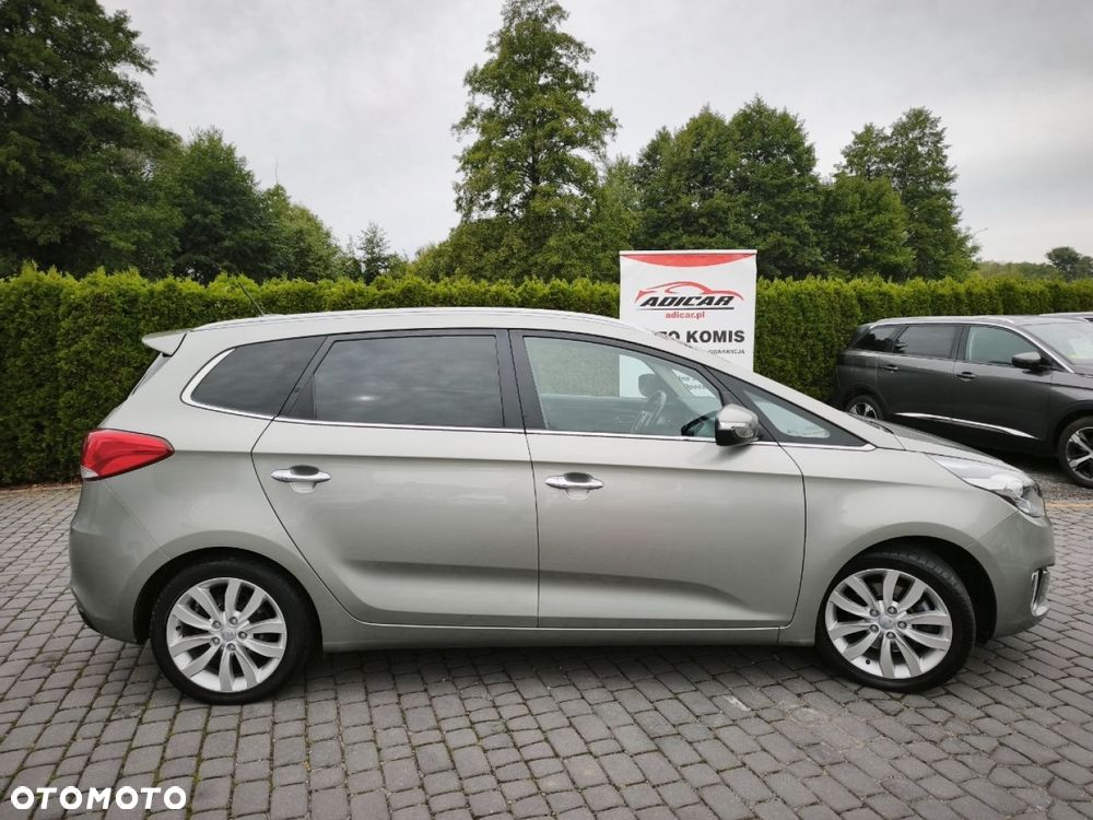 Kia Carens - 5