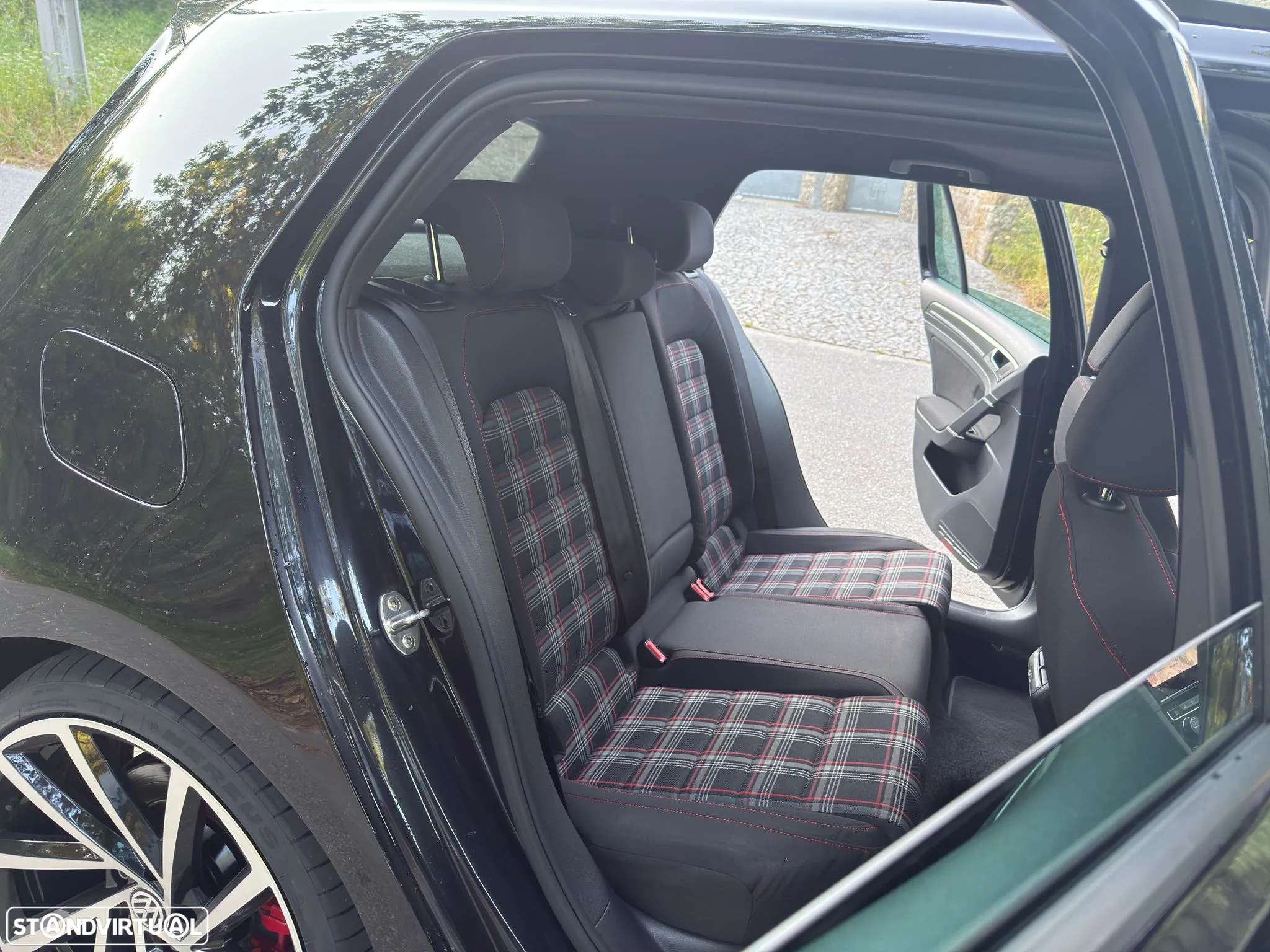VW Golf 2.0 TSI GTI DSG - 37