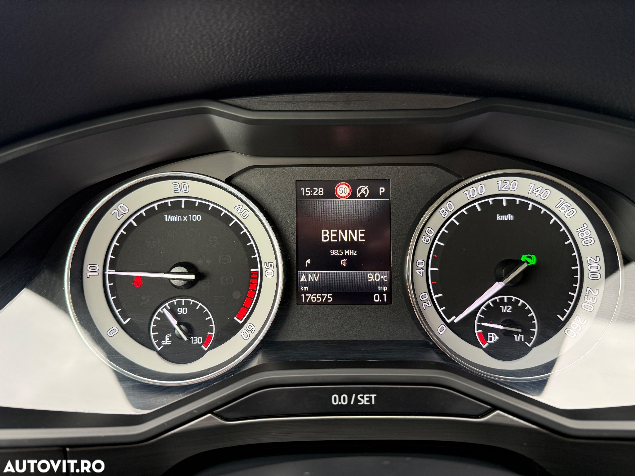 Skoda Superb 2.0 TDI DSG Style - 8