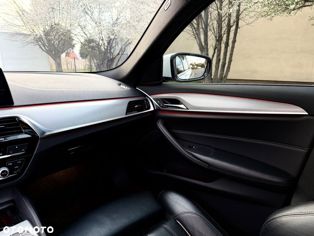 BMW Seria 5 530i xDrive M Sport sport - 14