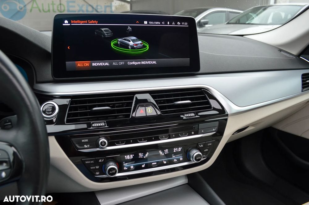 BMW Seria 5 520d Aut. Luxury Line - 23