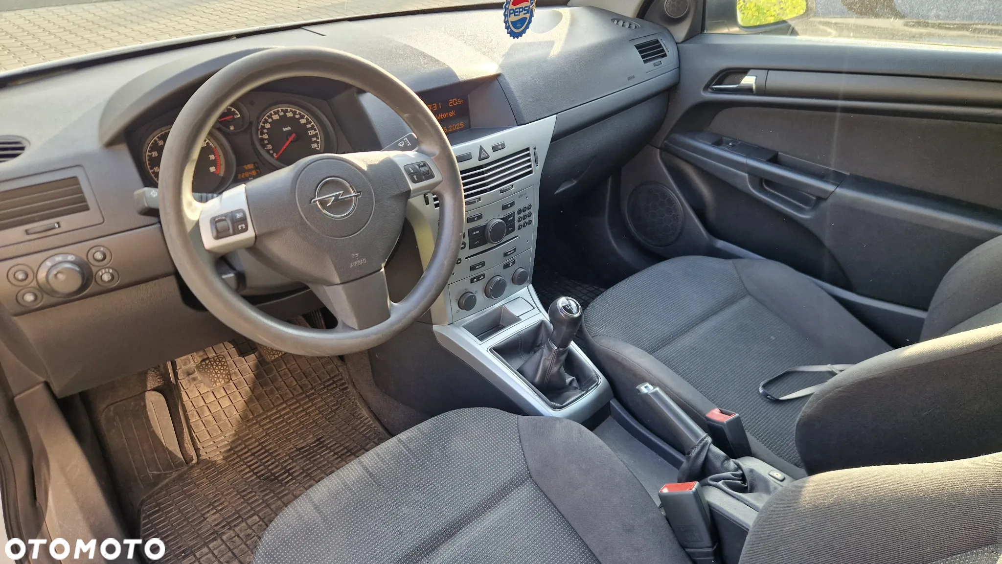 Opel Astra GTC 1.6 - 18