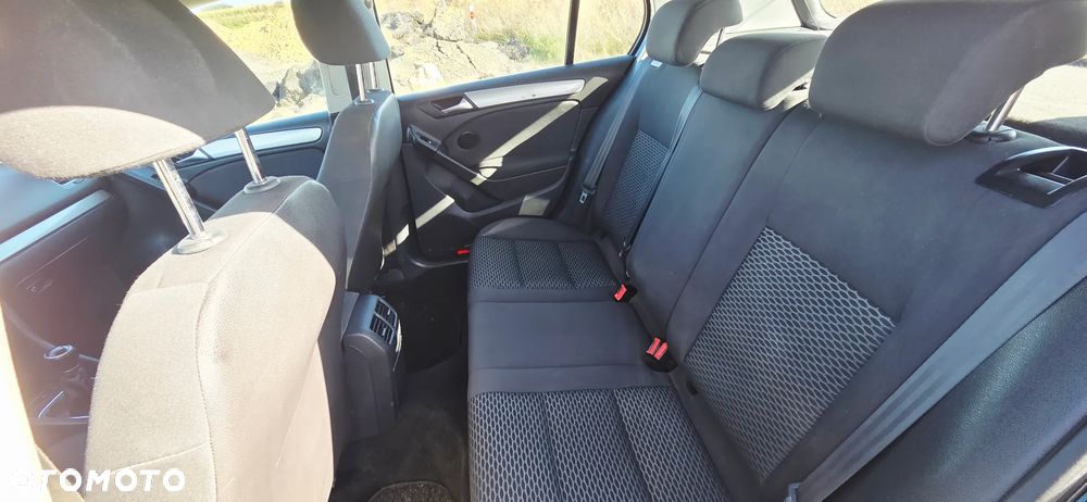 Volkswagen Golf - 22